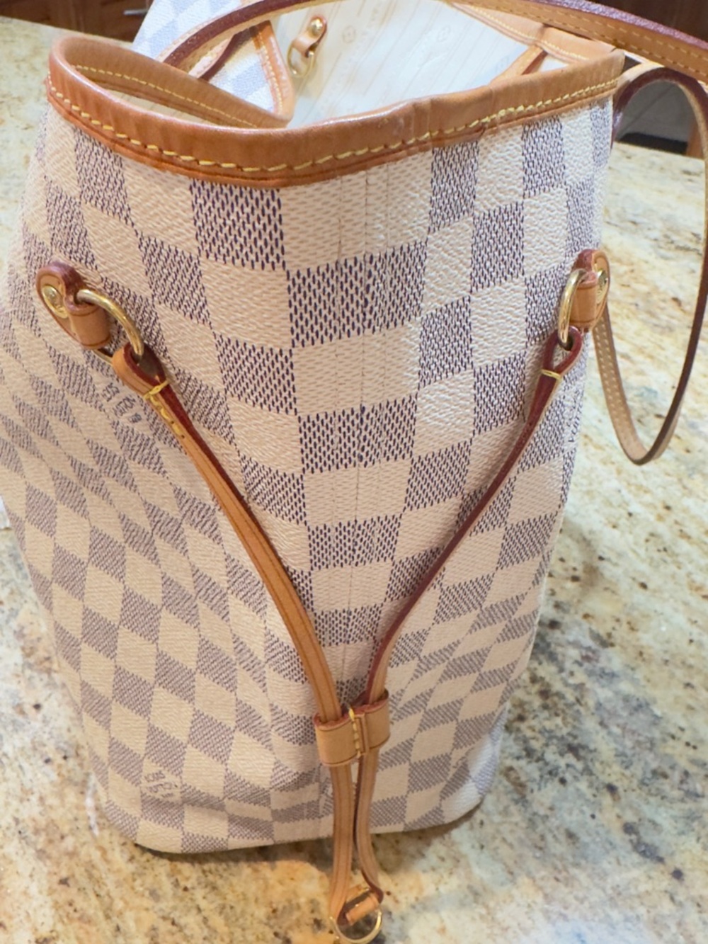 Louis Vuitton White Damier Azur Tote with Tan Trim - Picture 4 of 10